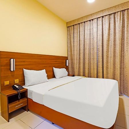 Oyo 925 Emirates Hotel Dubai Exterior photo