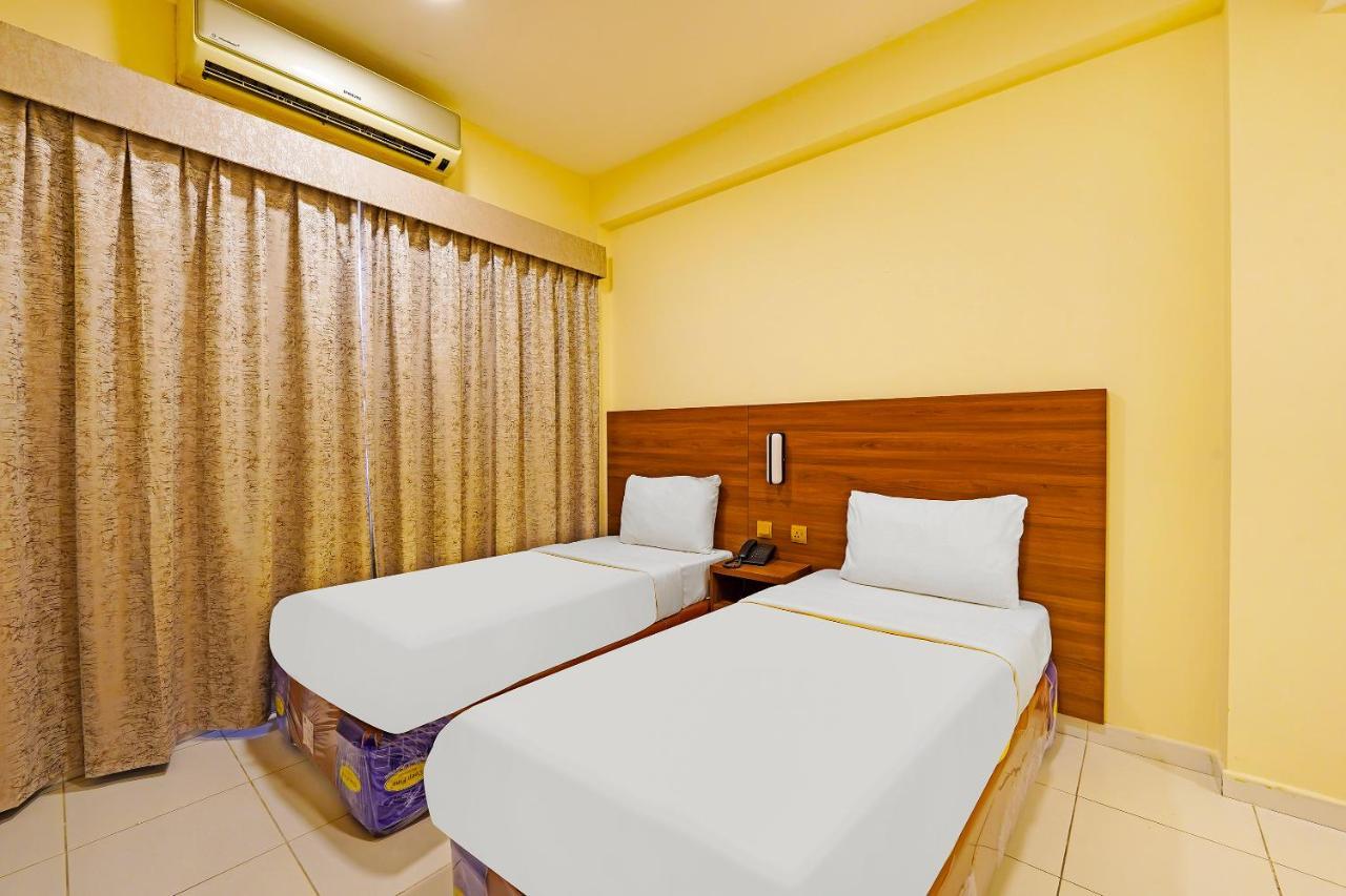 Oyo 925 Emirates Hotel Dubai Exterior photo