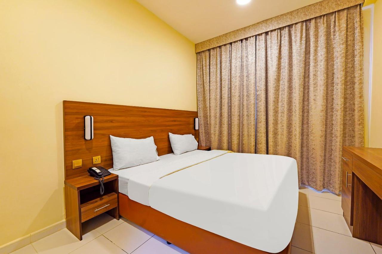 Oyo 925 Emirates Hotel Dubai Exterior photo